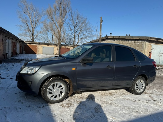 Продам LADA GRANTA Liftback 2015 (1)