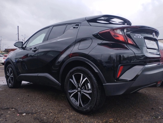 Toyota C-HR Hybrid Дилерская,2022 год,кожа,все (2)
