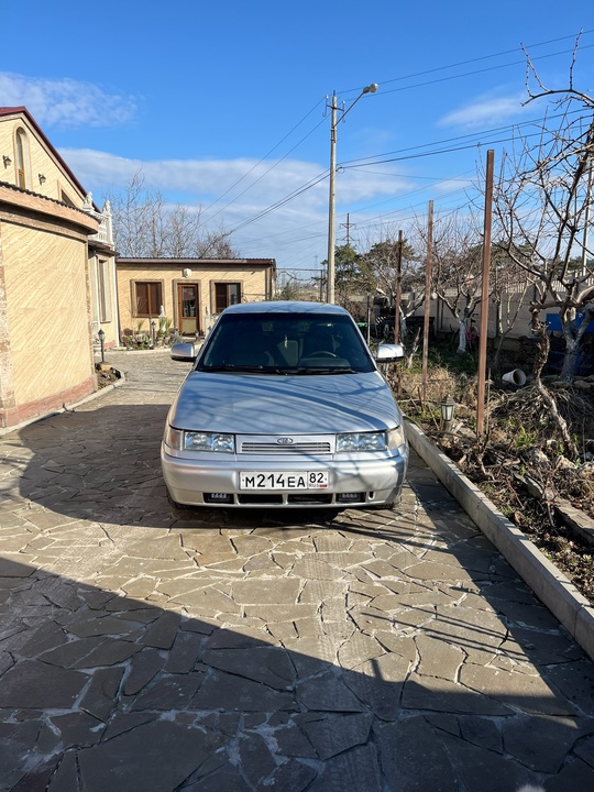 Авто в хорошем состояние 
Год (4)