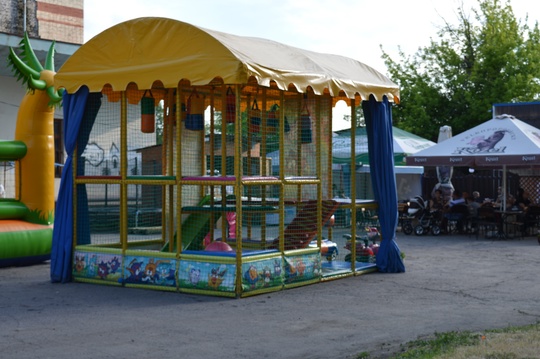 Продам лабиринт игровой уличный, размером (1)
