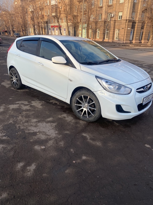 ПРОДАМ HYUNDAI SOLARIS
2013 ГОДА АКПП
Пробег (1)