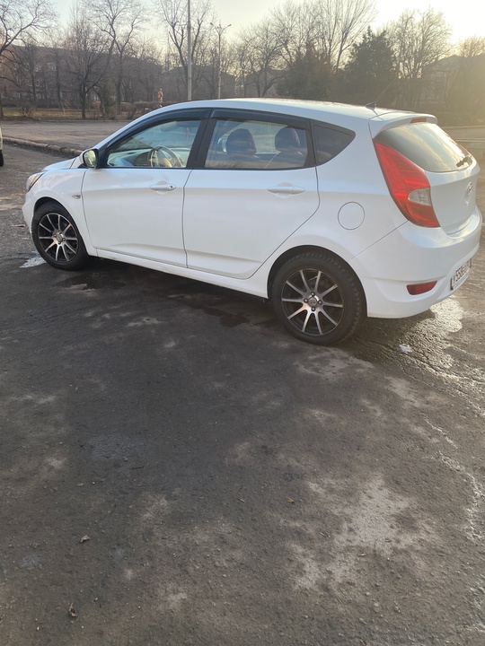 ПРОДАМ HYUNDAI SOLARIS
2013 ГОДА АКПП
Пробег (3)
