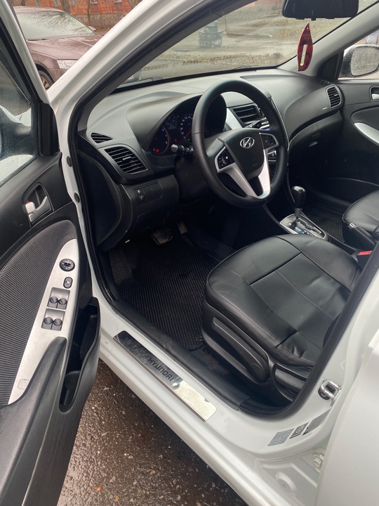 ПРОДАМ HYUNDAI SOLARIS
2013 ГОДА АКПП
Пробег (6)