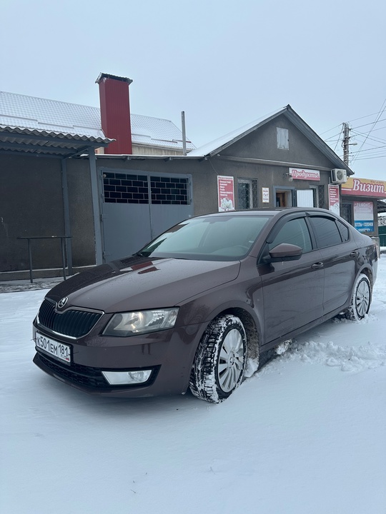 ПРОДАМ SKODA OCTAVIA 
2015 года!
Коробка (1)