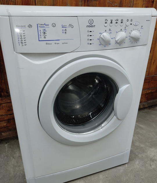 Стиральная машина Indesit итальянская сборка,