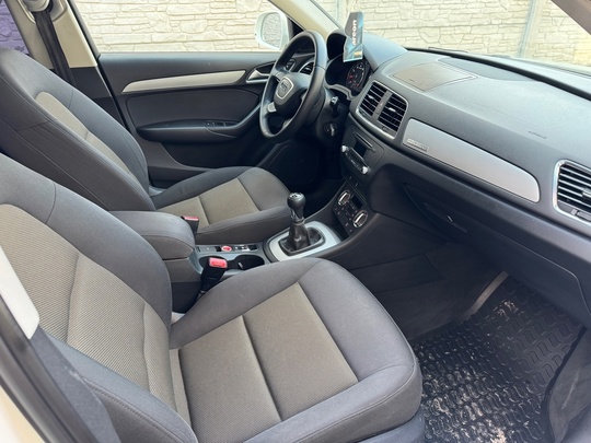 AUDI Q3 2012 2.0 quattro (6)