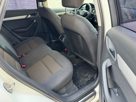 AUDI Q3 2012 2.0 quattro (8)