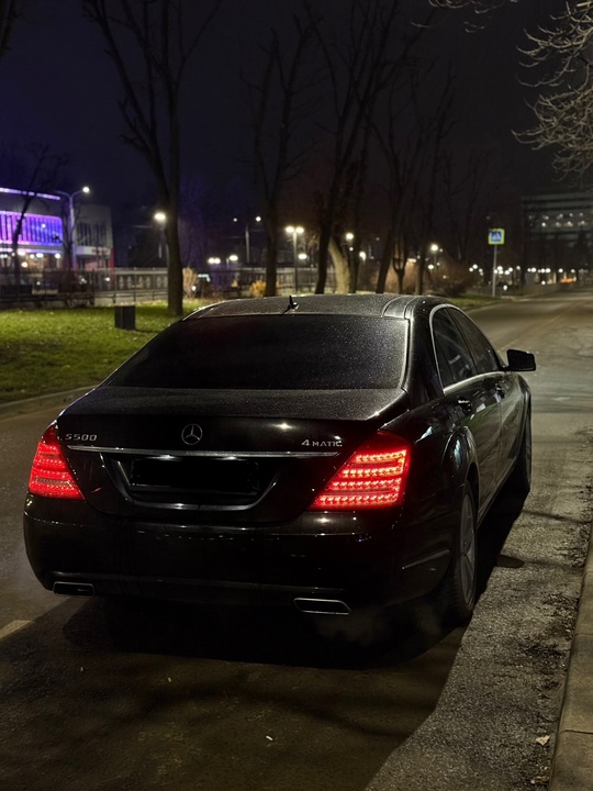 Продам Mercedes-Benz S500 W221 рестайлинг
2010 (4)