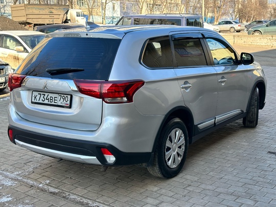 Продается Mitsubishi Outlander Акпп, Год (2)
