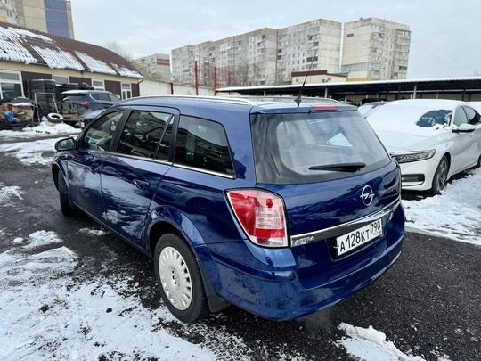 Opel Astra 2007г 1.6 бензин (2)