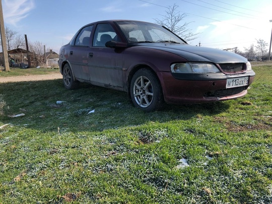 Продам Опель Вектра 
Машина на (2)