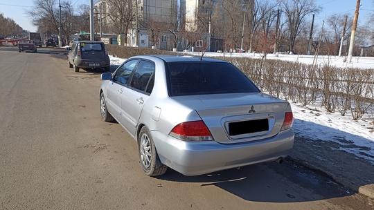 Продам надежный японский седан в (2)