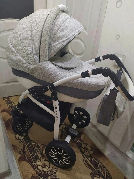 Продам коляску 2 в 1,