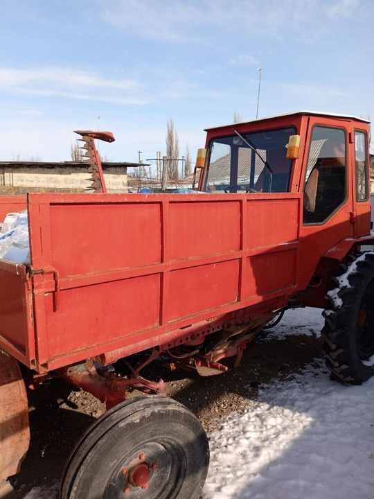Продам
+79595292905 
ЮМЗ 350 тысяч 
Т16 (2)