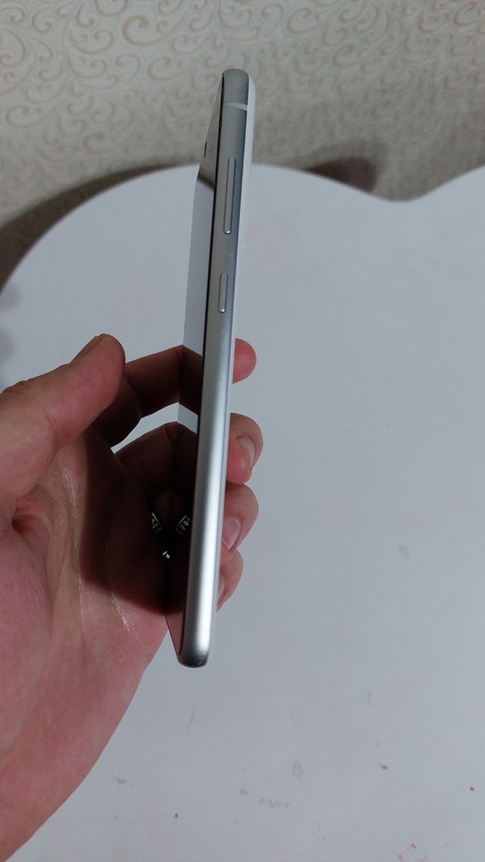 Продам 
Samsung Galaxy S21 FE (3)