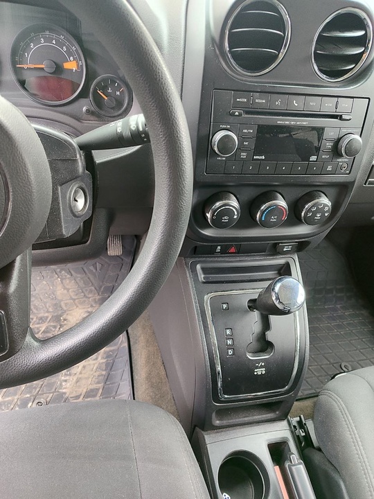 Продам свой авто JEEP PATRIOT (3)