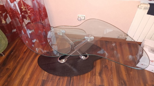 Продам журнальный столик(трансформер). Цена 8000руб.Луганск.+79592139069.
