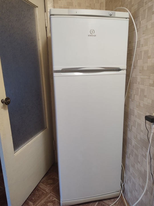 Продам холодильник inDesit состояние чистое