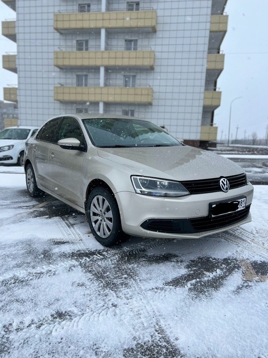 Продам Volkswagen Jetta 6
2012 год (1)