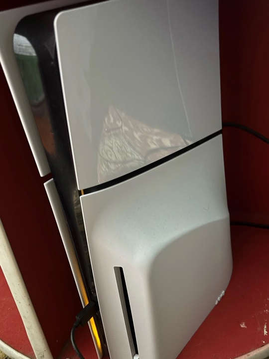Продам PS5 slim с дисководом. (2)
