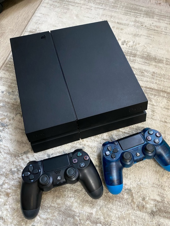 Продам Прошитую GoldenHEN PS4- игры