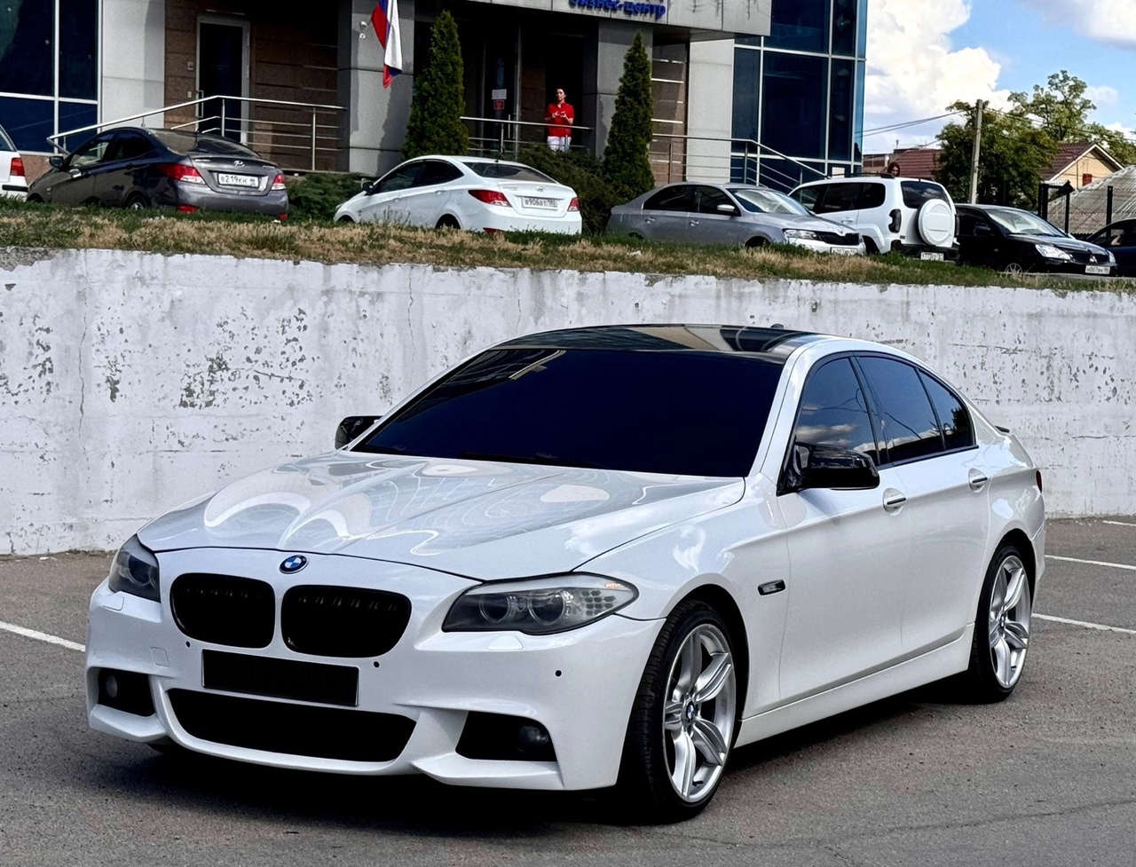 BMW F10 535I 
Двигатель : (2)