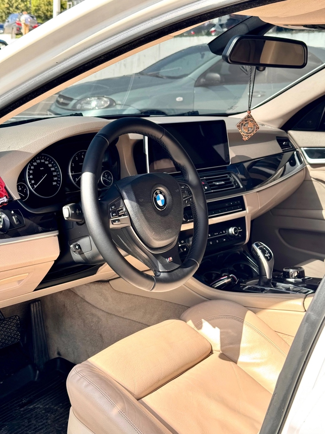 BMW F10 535I 
Двигатель : (6)