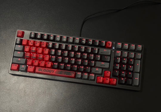 1)Клавиатура A4Tech Bloody S98 Цена