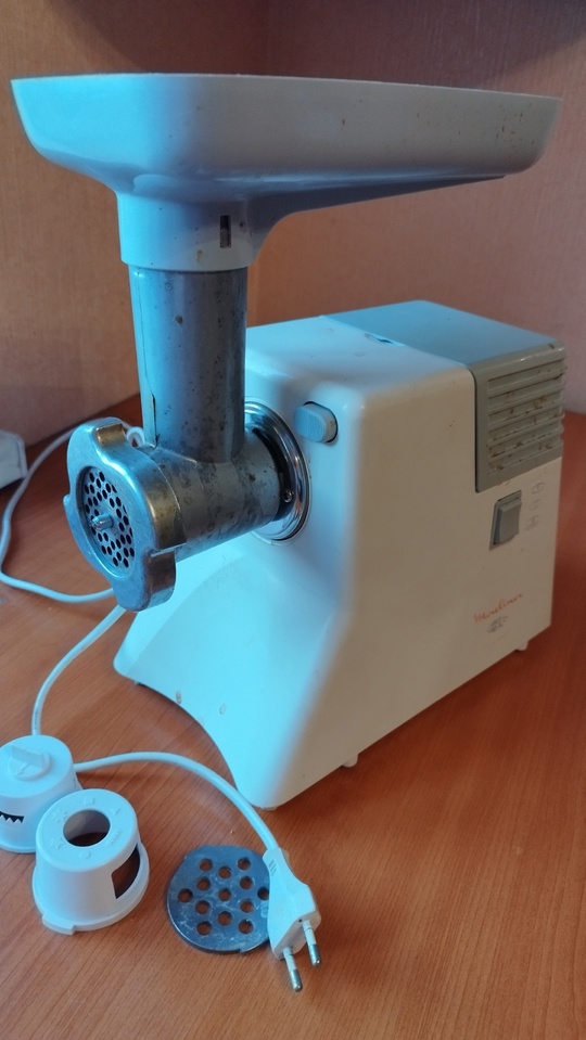 Продам мясорубку Moulinex HV-6. Мощность