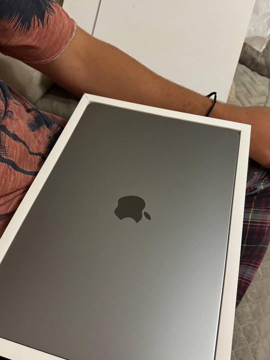 Продам MacBook Air 15 M3 (1)