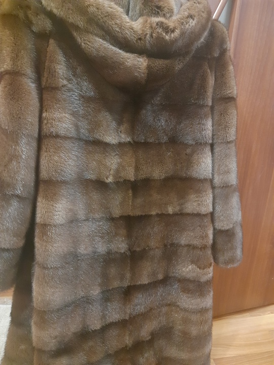 Продам норковую шубу р.42-44. Длина (1)