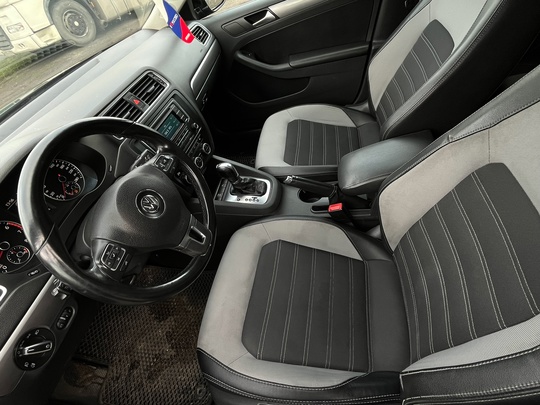 Продам VW JETTA 2013 Год
‼️Машина (5)