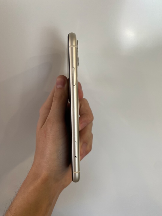 Продам iPhone 11/64 gb
Телефон в (1)