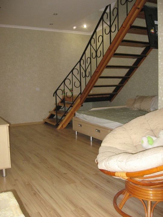 Крым,Евпатория,звонить +7(978)623-81-29 
Продается 2 этажный