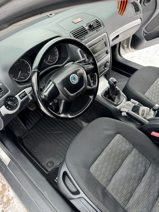 Продам  Срочно Skoda Octavia (5)