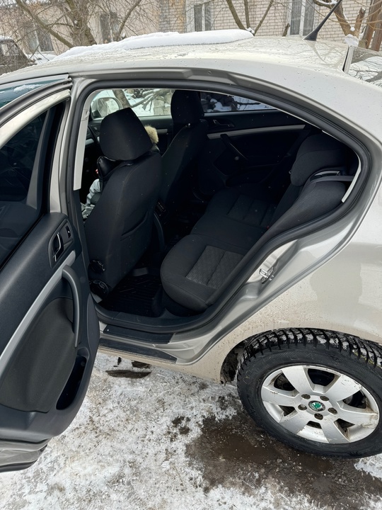 Продам  Срочно Skoda Octavia (7)