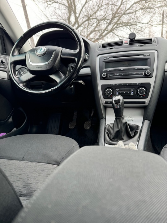 Продам  Срочно Skoda Octavia (9)