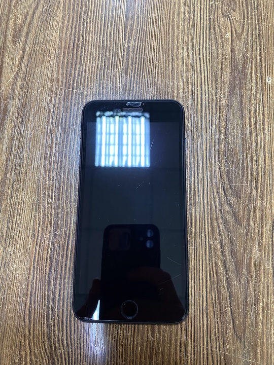 iPhone 7plus оригинальный. Черный матовый. (1)