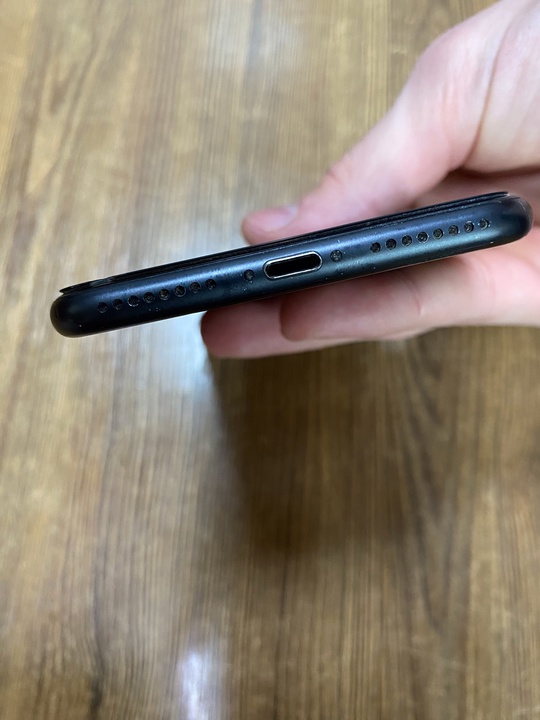 iPhone 7plus оригинальный. Черный матовый. (4)
