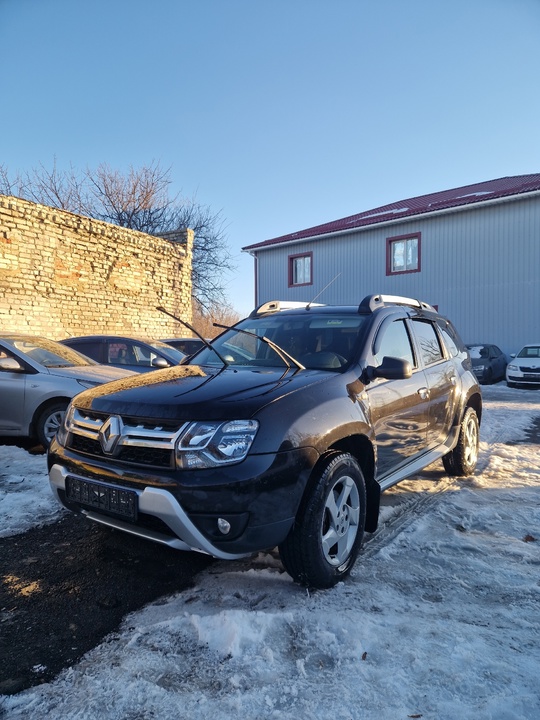 Продам Renault duster 2017г 
Объем