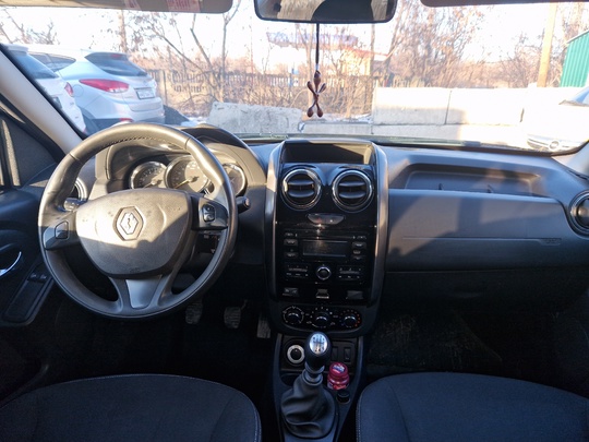 Продам Renault duster 2017г 
Объем (3)
