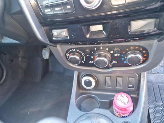 Продам Renault duster 2017г 
Объем (4)