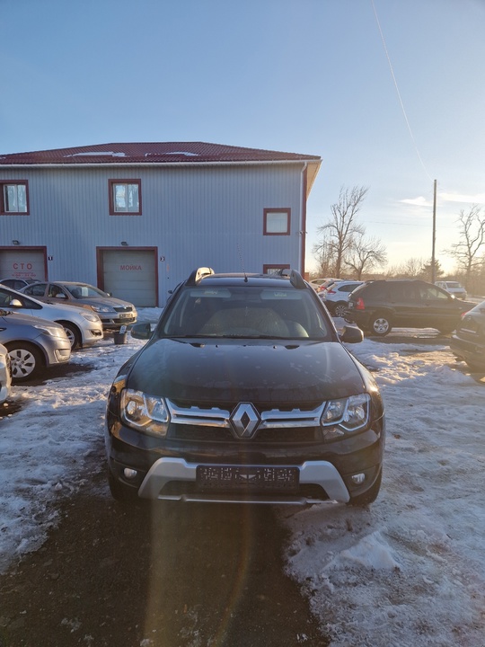 Продам Renault duster 2017г 
Объем (7)