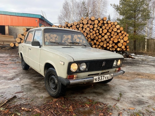 Авто на хорошем ходу ,мотор