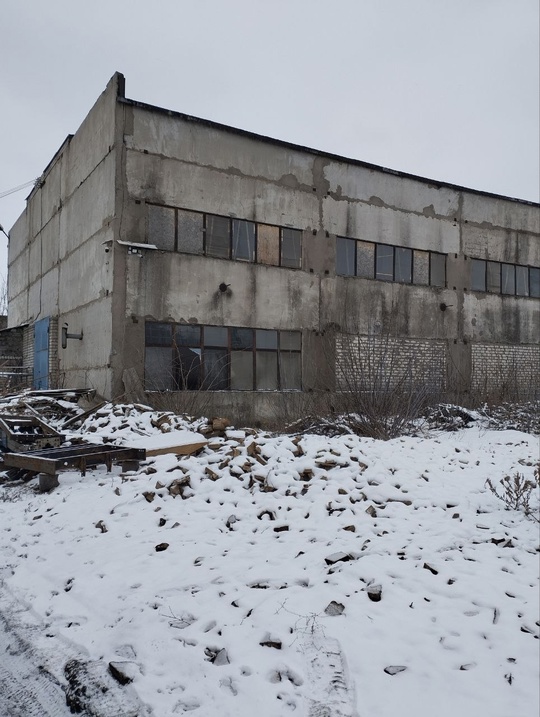 На охраняемой территории базы в