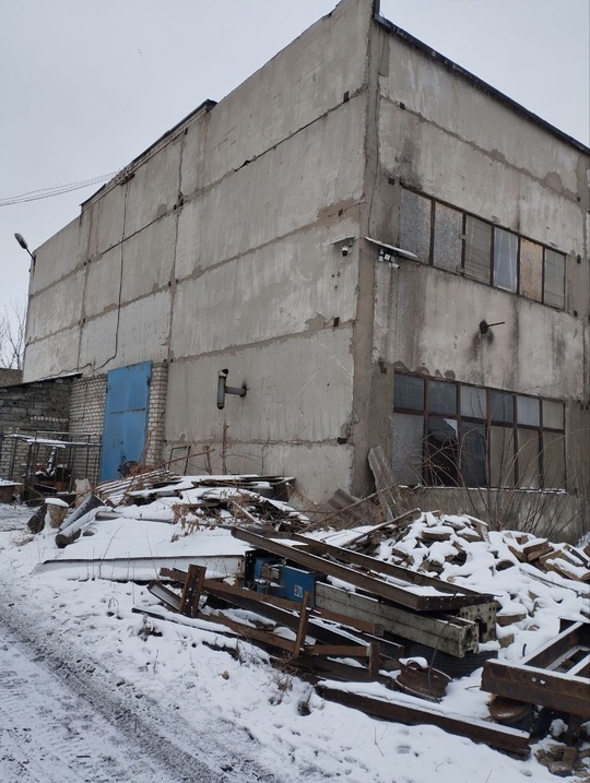 На охраняемой территории базы в (1)