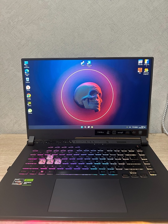 Продам ноутбук Asus Rog Stix