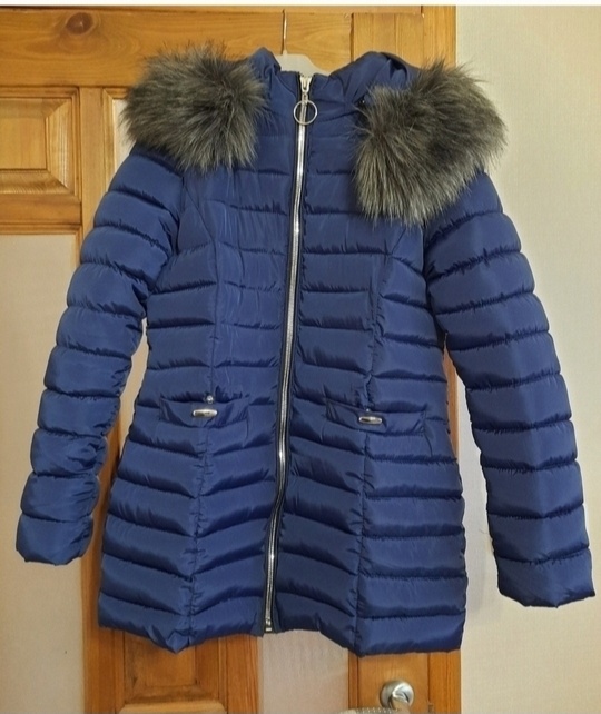 Продам
1) Зимняя куртка,в идеальном состоянии,одевала
