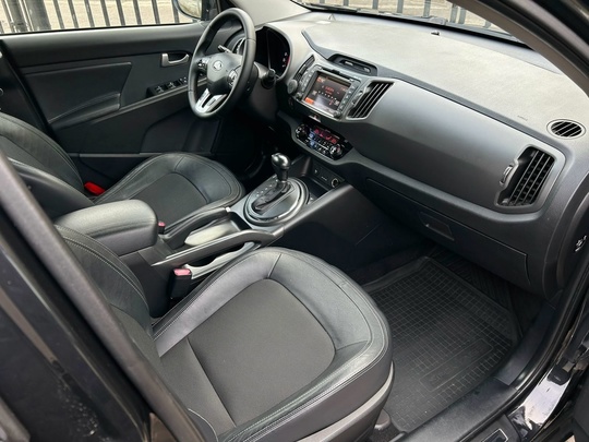 Kia sportage 2012г.
Бензин 2.0 
Пробег (5)