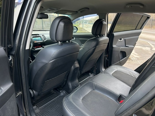 Kia sportage 2012г.
Бензин 2.0 
Пробег (6)